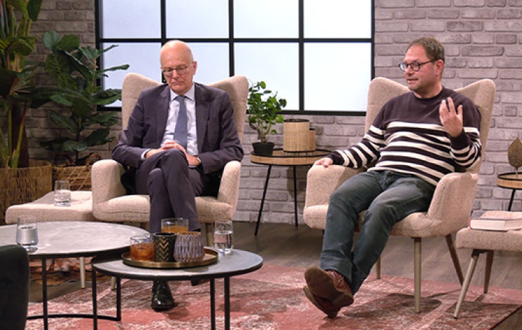 Tom Naegels en Dirk Van den Bulck spreken over vluchtelingen